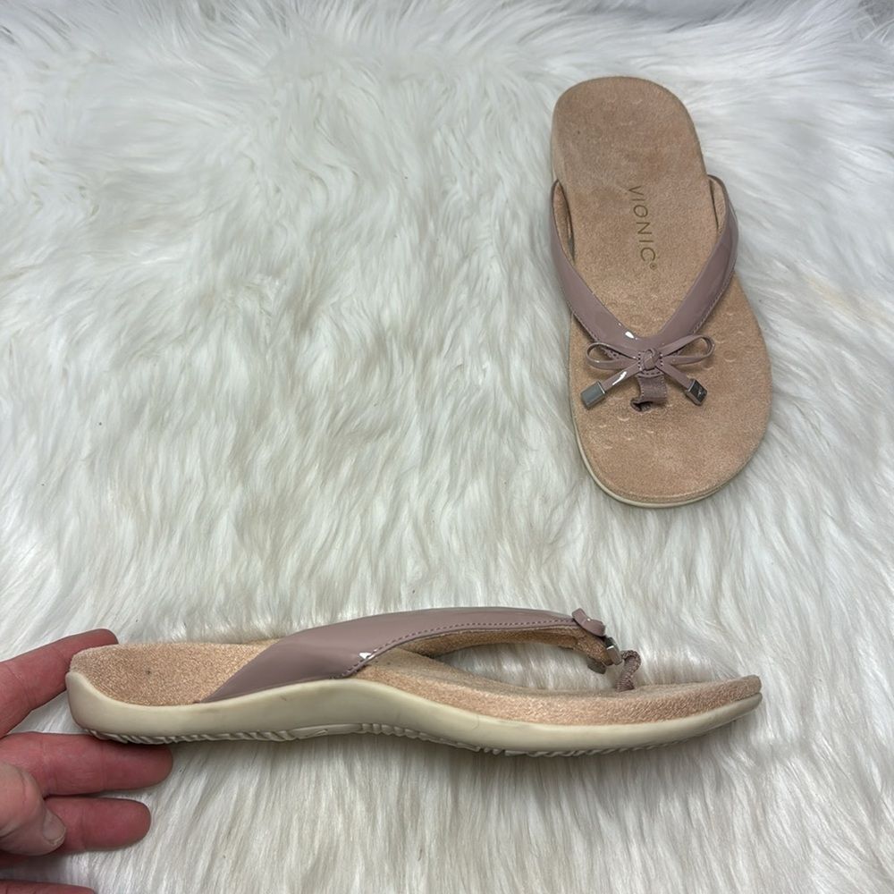 Vionic Davina Stone Patent Leather Thong Bow Trim Sandals Sz 7